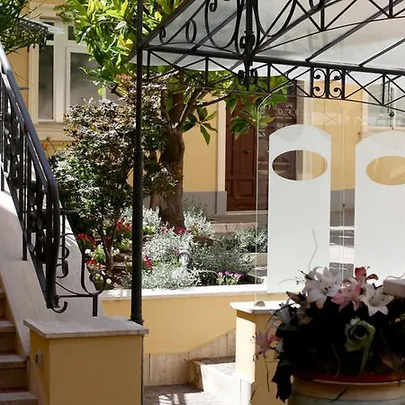 Отель Torlonia 4*