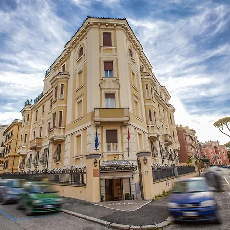 Отель Torlonia 4*
