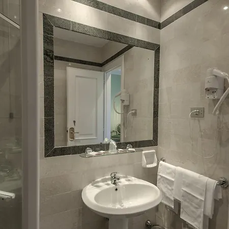Отель Torlonia 4*