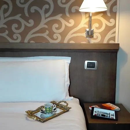 Torlonia فندق 4*