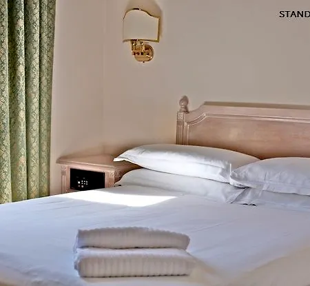 فندق Torlonia 4*