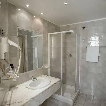 Torlonia 4*